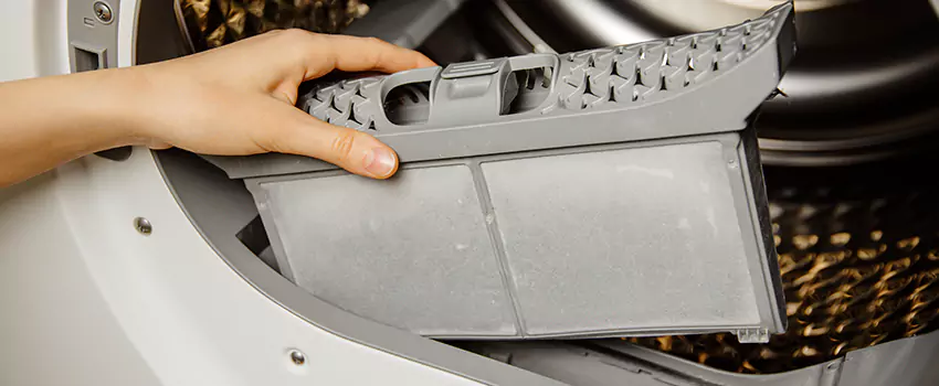 Signs Of A Clogged Dryer Lint Trap in Altoona, Iowa